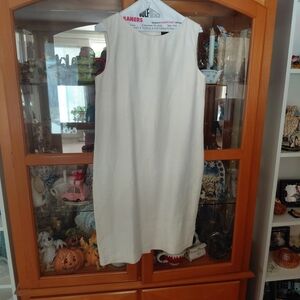 Chic White Sleeveless Midi Dress